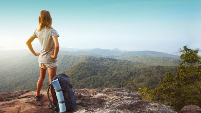 reasons why woman travel solo