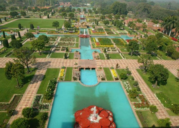 Mughal Gardens in Jammu and Kashmir - Beautiful Gardens