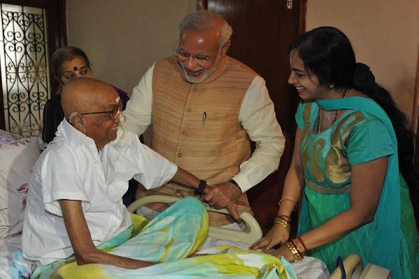 PM Narendra Modi paid a visit to Cho when he was sick.