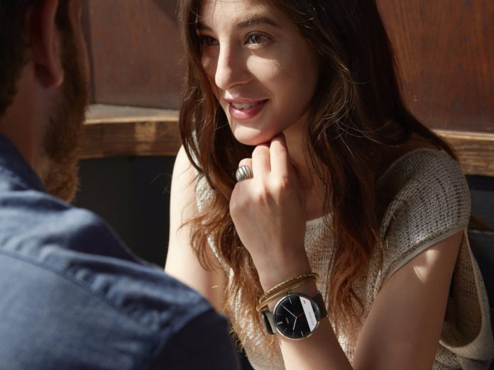 Lenovo Motorola Smartwatch: Wearable with a Difference!!!