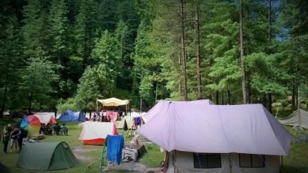 Riverside campsites in Kasol.