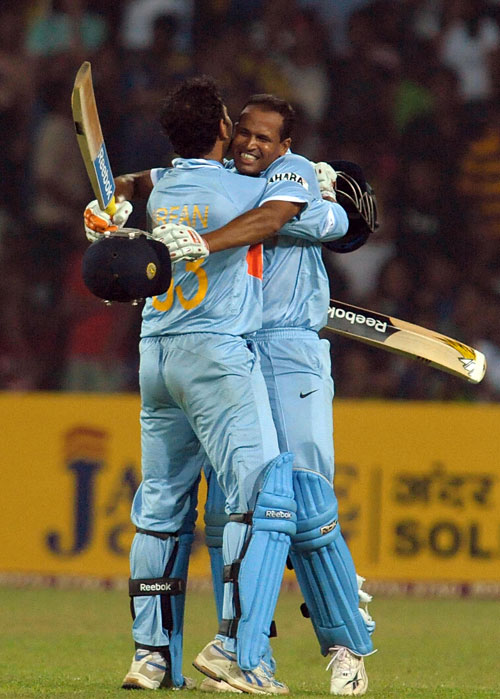 Irfan Pathan with Yusuf Pathan in a match against Sri Lanka