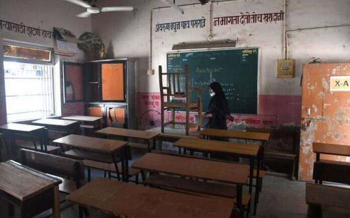 Maharashtra school, 229 covid zones